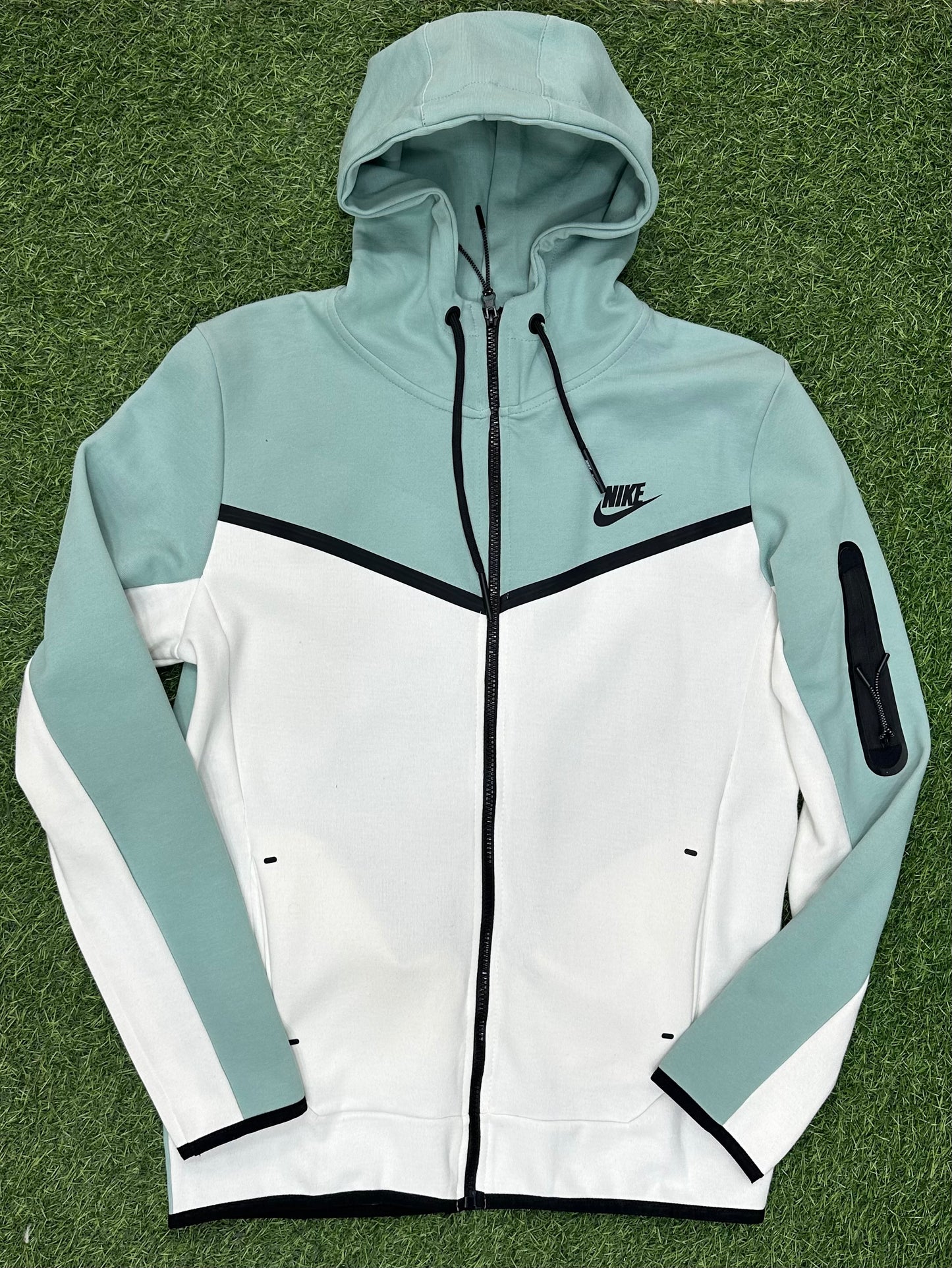 Hoody N. Tech
