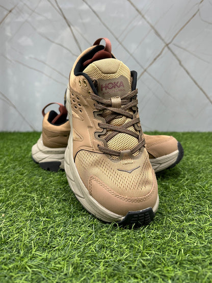Hoka an. Breeze low